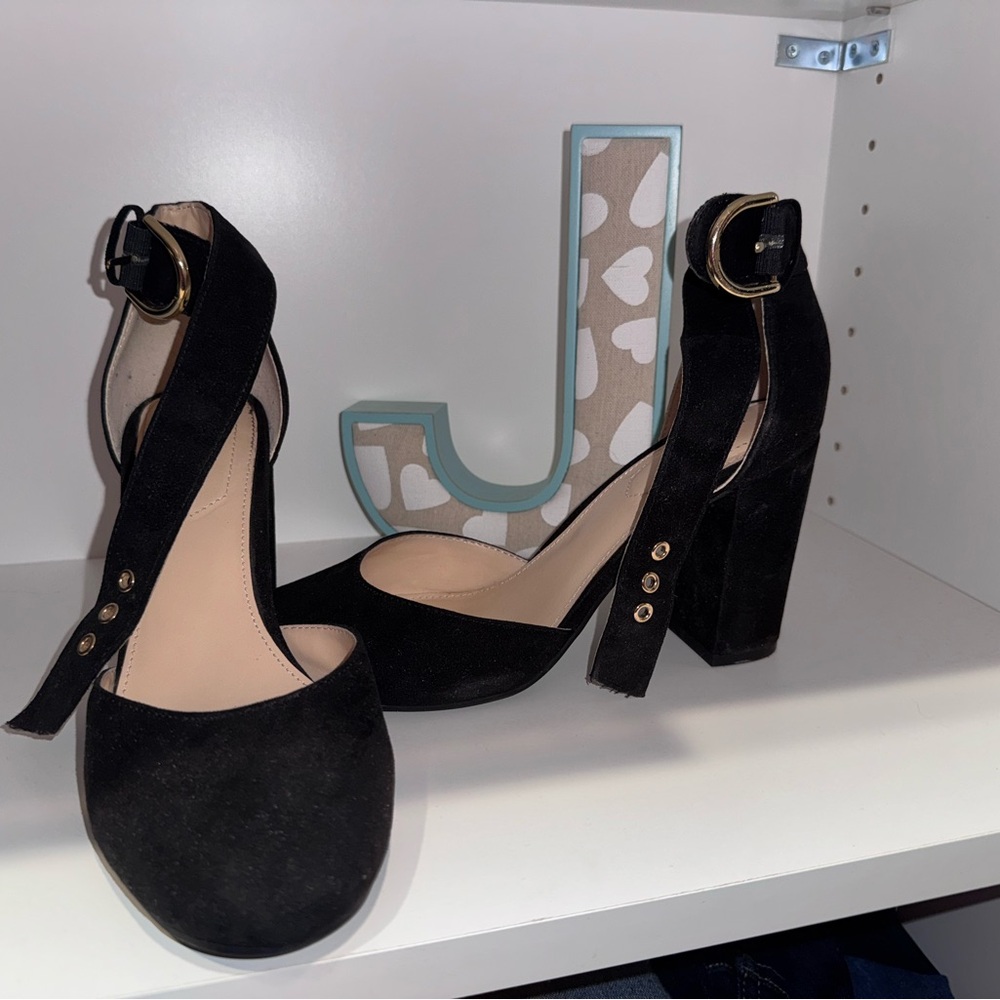 Liz Claiborne Black Suede Heels